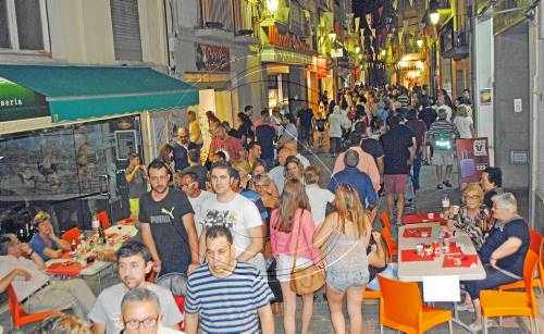 Centenars de clients omplen el centre de Mollerussa en la IV Open Night