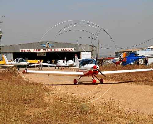 La protesta de pilots a favor de l'aeròdrom, a mig gas a causa del límit de vols a Alfés