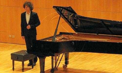 Final avui del concurs Viñes amb cinc pianistes de Rússia, Xina, Japó i Corea