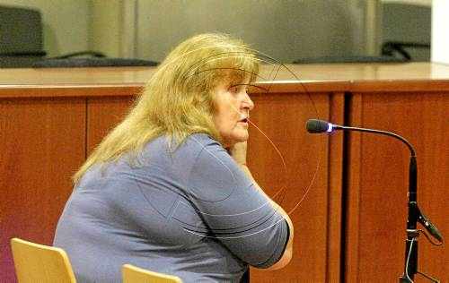 Condemnada a setze anys de presó la dona que va assassinar a cops un ancià a Balàfia