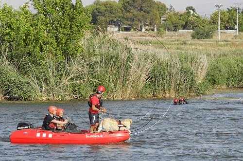Busquen un temporer que va caure a l'aigua al rentar la roba en un canal