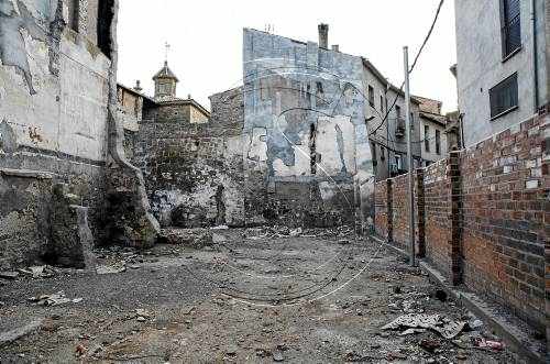 Guissona conclou la demolició de les antigues escoles