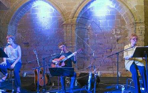 Mercè Sampietro posa veu als poemes de Montllor a Balaguer