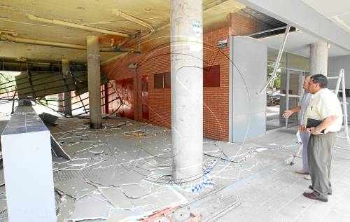 Alarma per l'ensorrament d'un fals sostre a Pardinyes