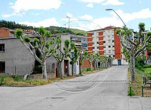 Oliana reconstrueix l'avinguda Barcelona després de 23 anys
