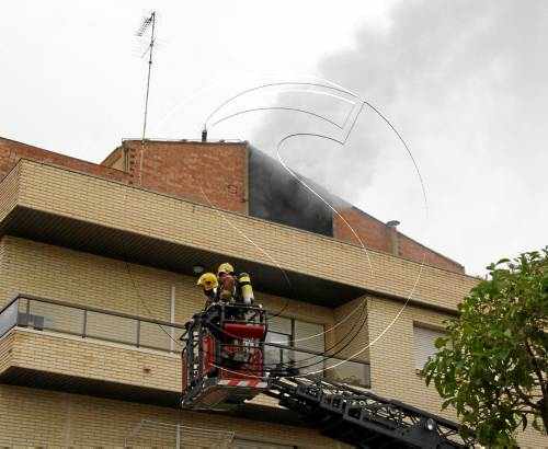 Alarma per un incendi que calcina dos habitacions d'un pis a la Bordeta