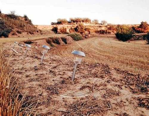 Ideen un laberint de llum als marges de pedra seca