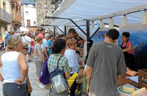 Èxit de públic a la Fira del Formatge d'Escaló