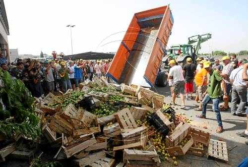 UP demana posar límits a la quota de mercat de la gran distribució