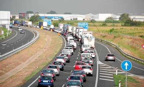 Tallada més de dos hores l'autovia a Golmés a l'accidentar-se un camió