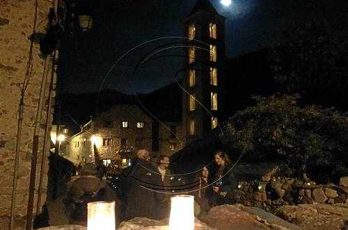 Un poble a la llum de les espelmes