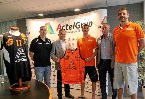 Actel firma tres anys i el club cobreix el pressupost