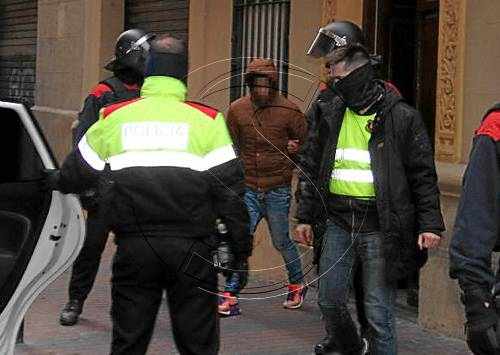 Jutgen vuit menors dels Lobos Callejeros per robatoris i agressions