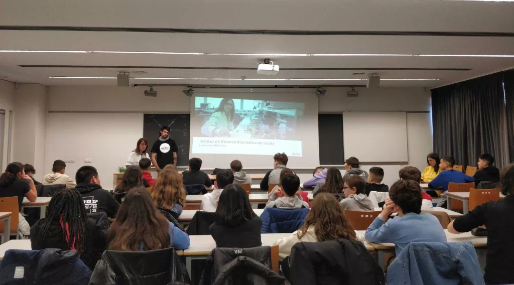 Més de 630 infants realitzen tallers científics a l’IRB Lleida durant el 2023