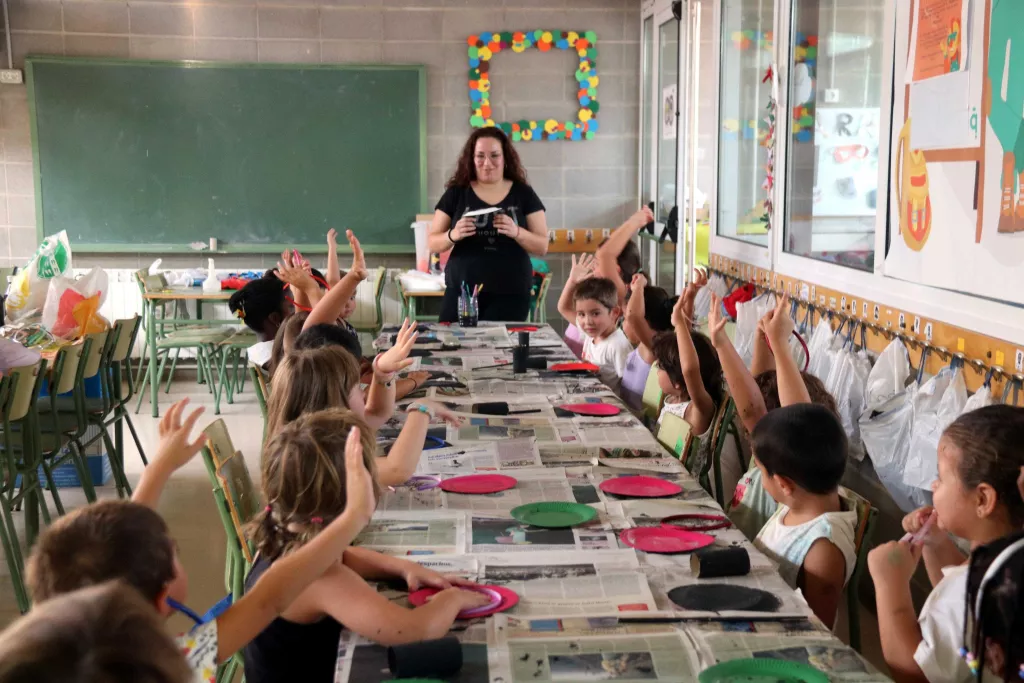 ⏯️ L'Aquelarre de Cervera escalfa motors amb la preparació de la cercavila infantil de l'Aquelarret