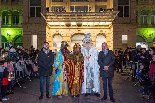 La màgia, la il·lusió i els somriures inunden Lleida amb l’arribada dels Reis Mags