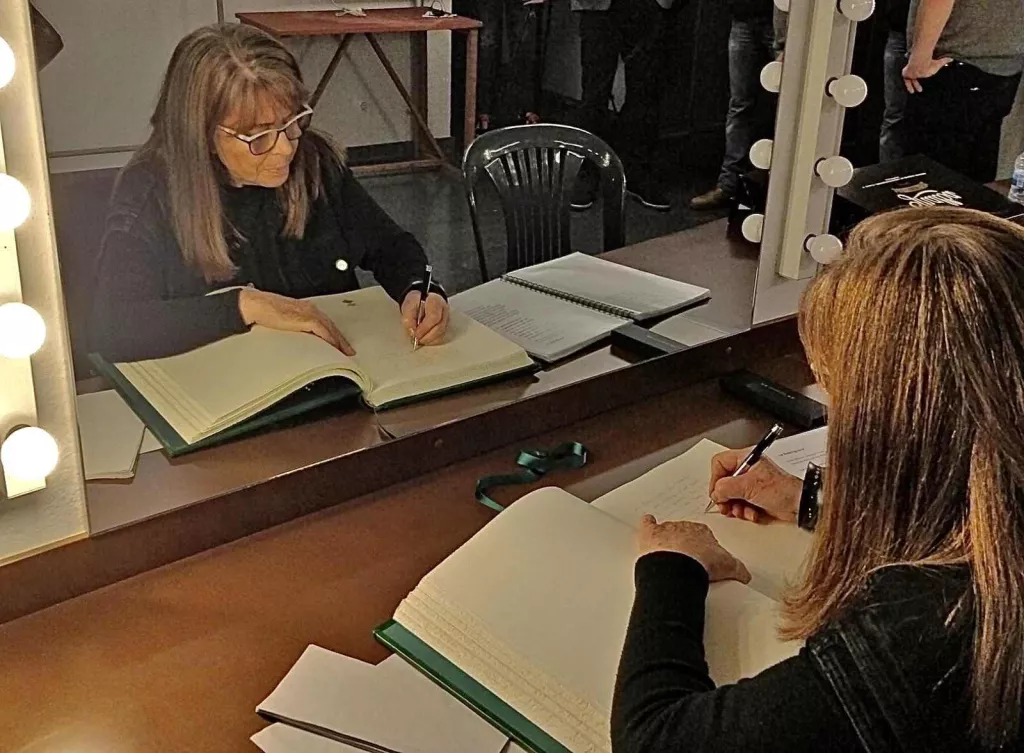 Maria del Mar Bonet i Borja Penalba fan vibrar el Teatre de Balaguer