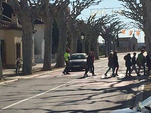 El Palau vigilarà la sortida de l’escola per evitar atropellaments