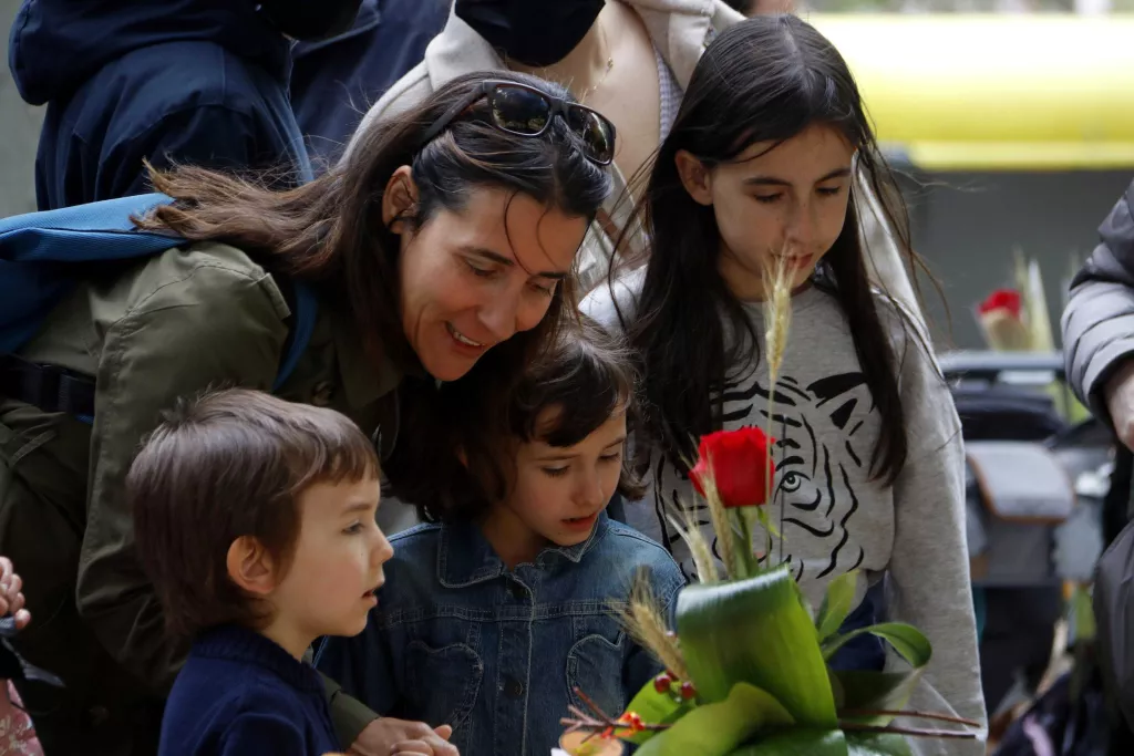⏯️ Sant Jordi es torna a viure als carrers de Lleida sense mascareta