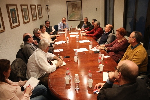 Empreses locals i sindicats demanen un altre estudi sobre noves obertures