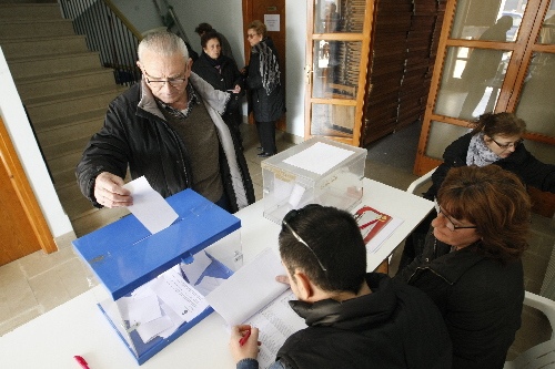 Sunyer vota traslladar el ball del patró al cap de setmana