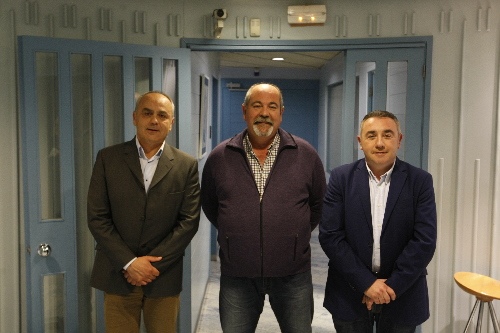 El camp, plantat avui amb les urnes
