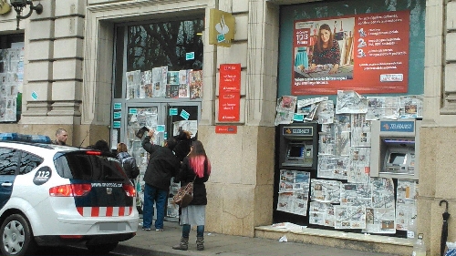 Protesta de la PAH contra tres oficines bancàries