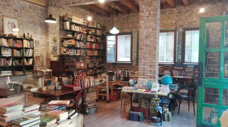 La Sabateria, entre el caliu dels llibres