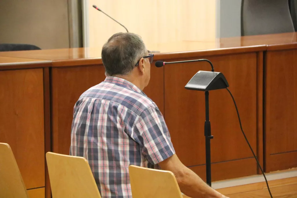 Un acusat de fer tocaments i oferir diners a canvi de sexe a tres noies en un bar del Pla d'Urgell