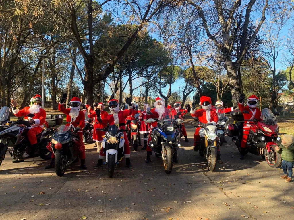 La Papanoelada Lleida visita els infants ingressats a l'Arnau de Vilanova