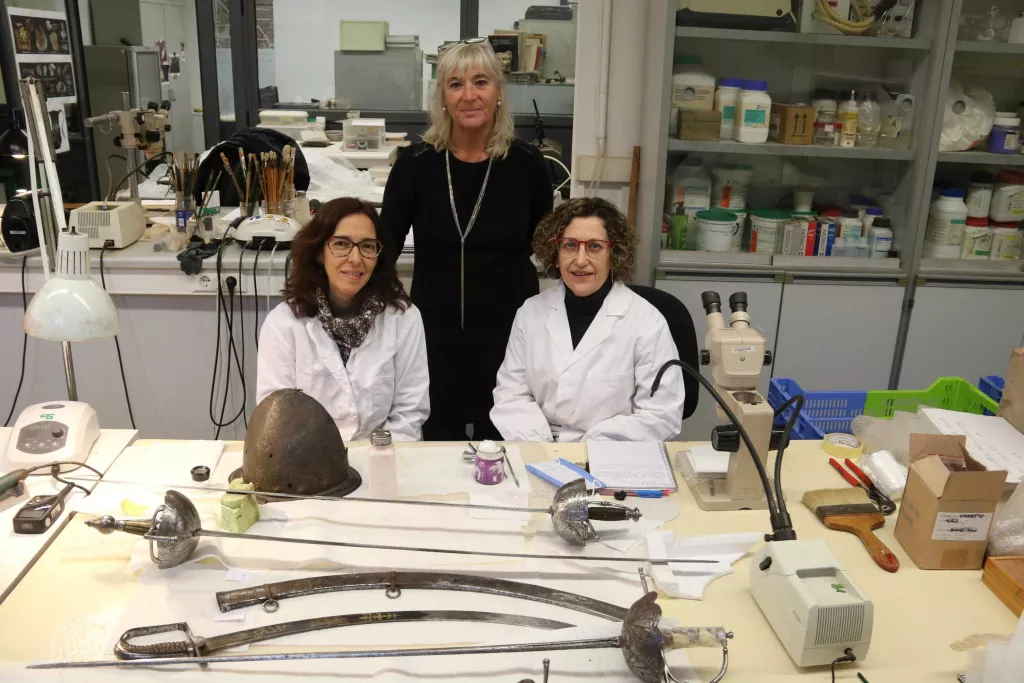 ⏯️ Finalitza la restauració d'una quinzena d'armes històriques de la col·lecció del Baró de Ribelles de l'IEI de Lleida