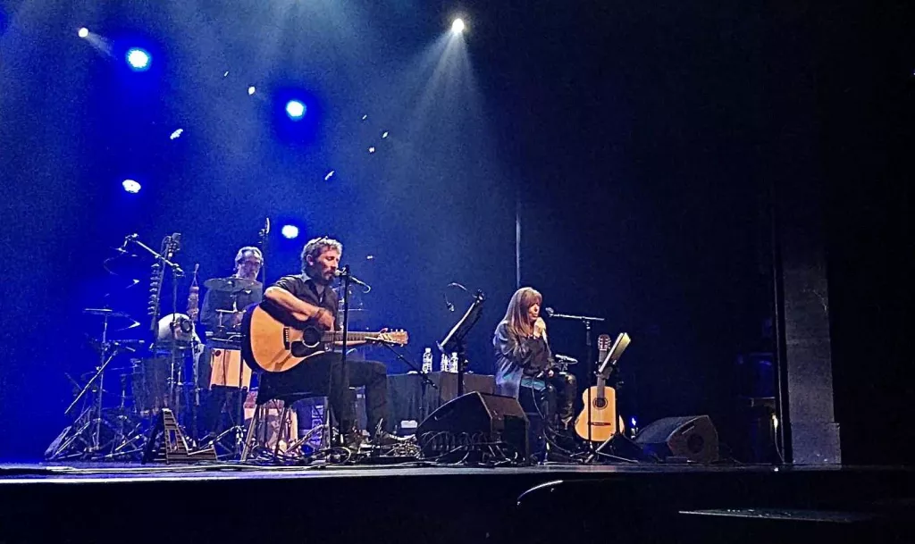 Maria del Mar Bonet i Borja Penalba fan vibrar el Teatre de Balaguer