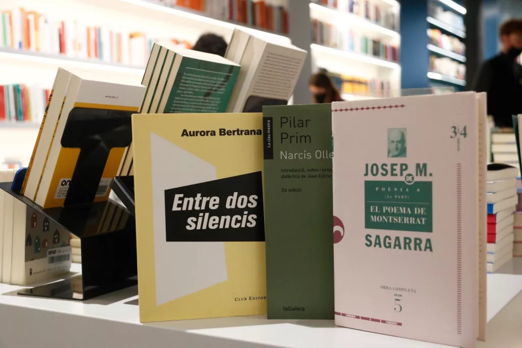 ⏯️ Reivindicar el patrimoni literari català: les editorials es llancen a reeditar el cànon