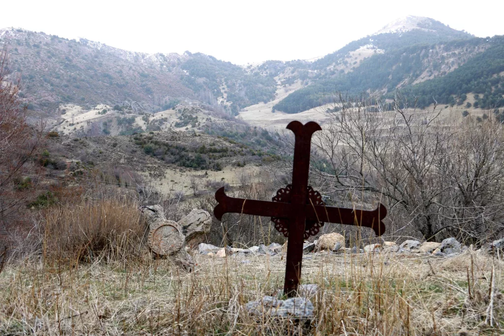 ⏯️ Veïns del Pallars demanen protegir els cementiris de pobles abandonats