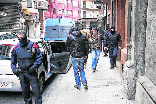 Dos anys d'internament per als menors del clan Lobos Callejeros