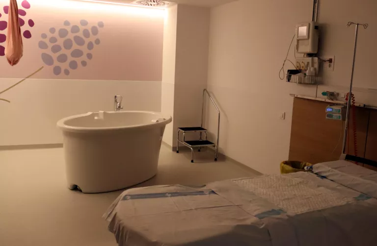 L’Arnau de Vilanova renova l’àrea obstètrica per afavorir parts més humanitzats i amb més intimitat