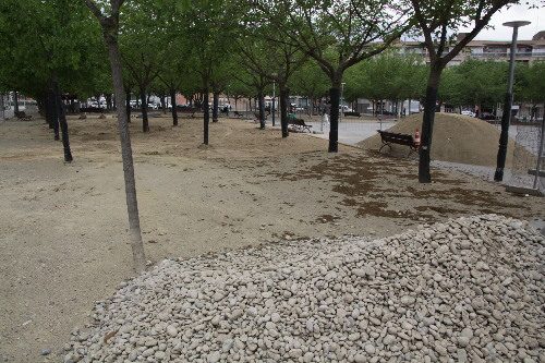 Marxa enrere a les obres de l’àrea per a gossos a Balàfia