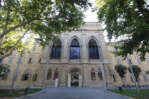 Un grup boicoteja una classe d’Inma Manso a la UdL