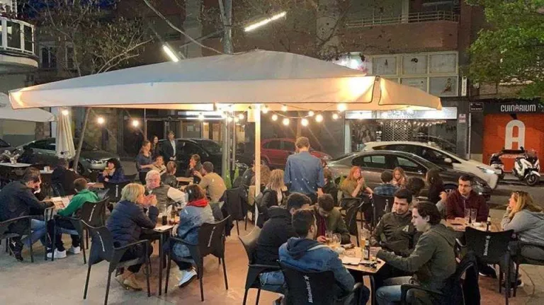 Bokadium, plats de forquilla “entre pans”