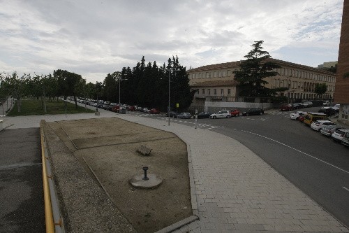 Condemnat per masturbar-se davant d’alumnes de la zona dels Instituts