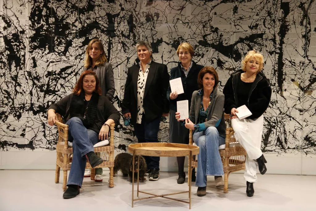 ⏯️ Set dones del món cultural despullen la seva sexualitat al llibre col·lectiu 'Satisfiers'
