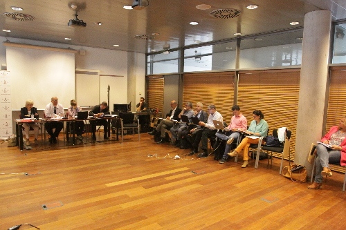 Els okupants del Rectorat i la UdL pacten dos mediadors per buscar una solució