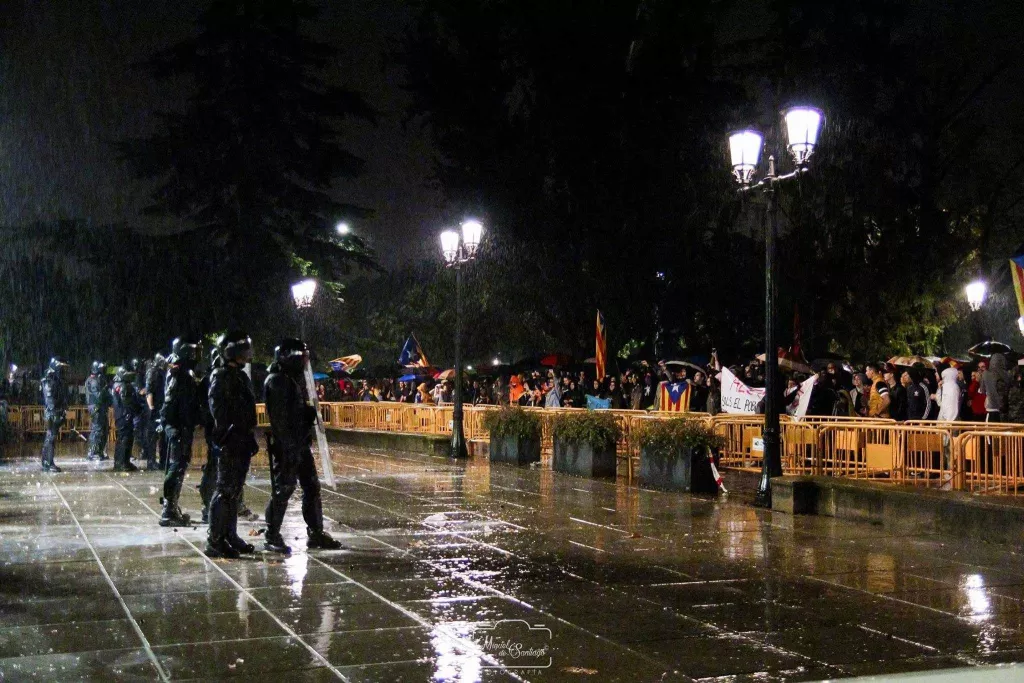 #SentènciaProcés: Unes 8000 persones es manifesten a Lleida sota la pluja contra la sentència del Suprem