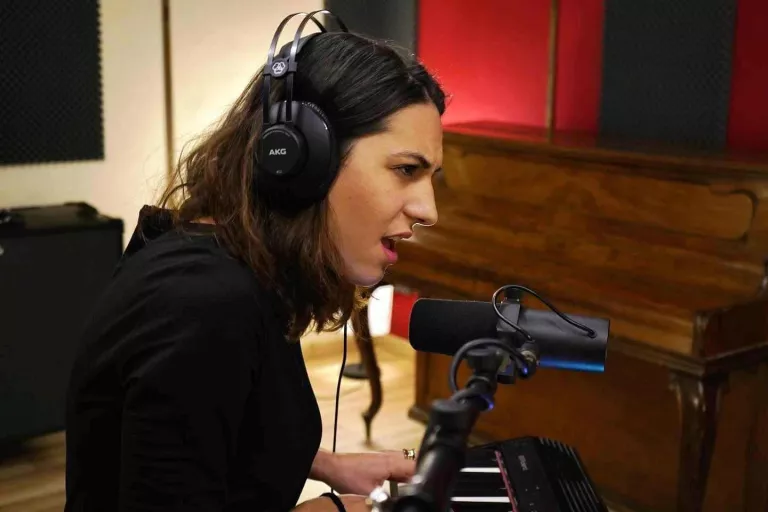 Aina Balasch presenta ‘I ain’t got nothing’, la seva primera cançó en format acústic
