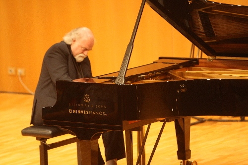 El pianista Peter Donohoe,en l’aperitiu del Concurs Viñes