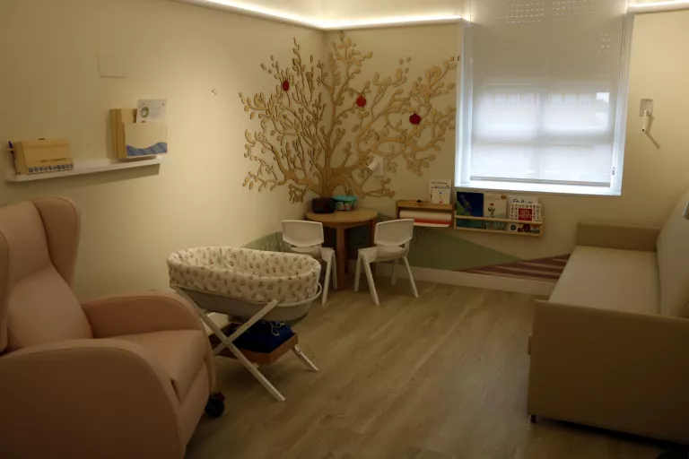 L'Hospital Arnau de Vilanova de Lleida incorpora un espai de suport al dol perinatal