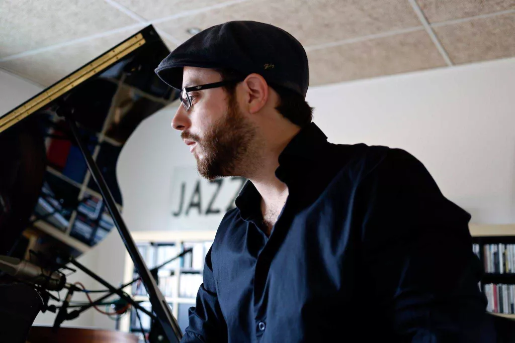 ⏯️ Joan Blau i Xavier Monge presenten "Bru", un cant a l'amor romàntic d'estiu