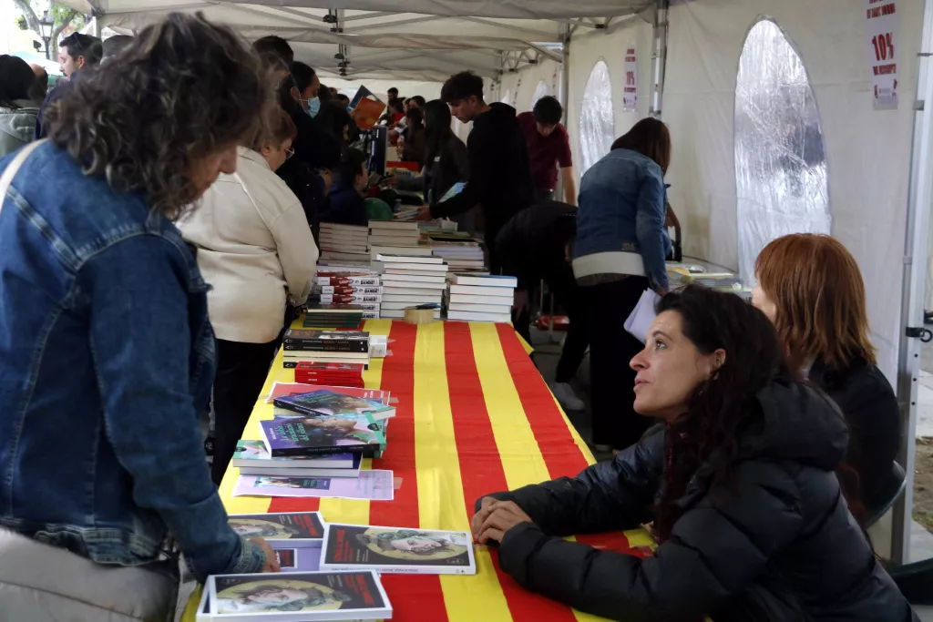 ⏯️ Sant Jordi es torna a viure als carrers de Lleida sense mascareta