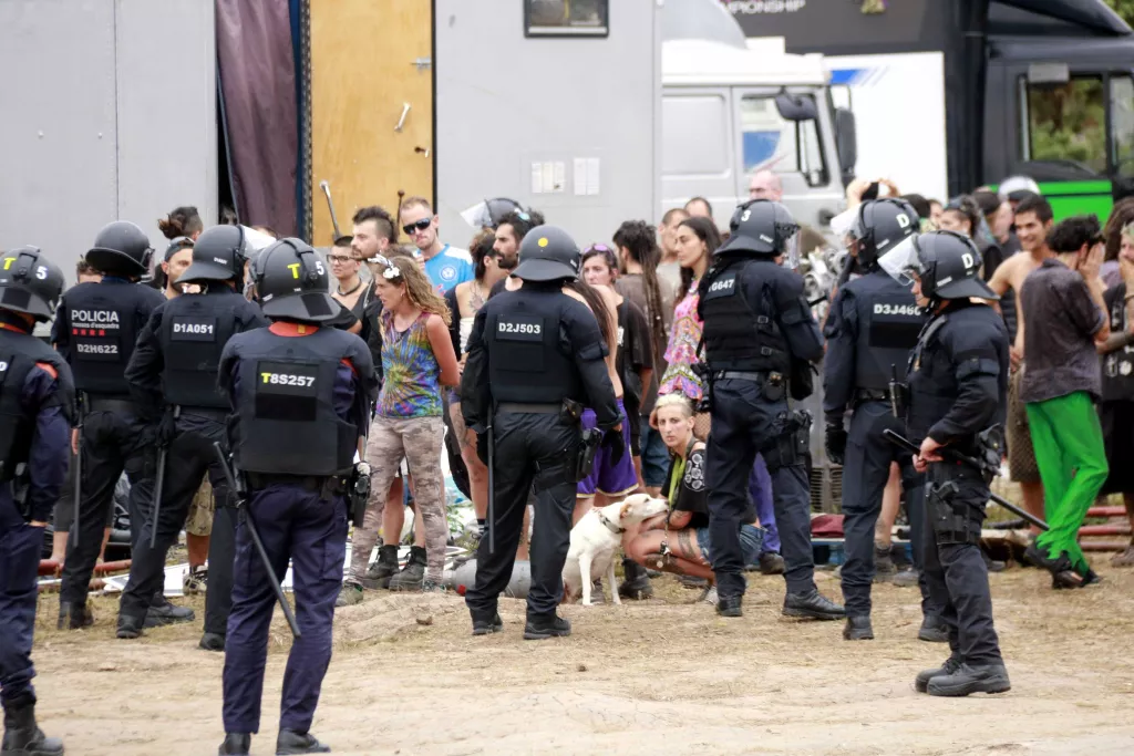 ⏯️ Desallotgen la 'rave' d'Ivars de Noguera i identifiquen l'autor de l'agressió als cinc agents