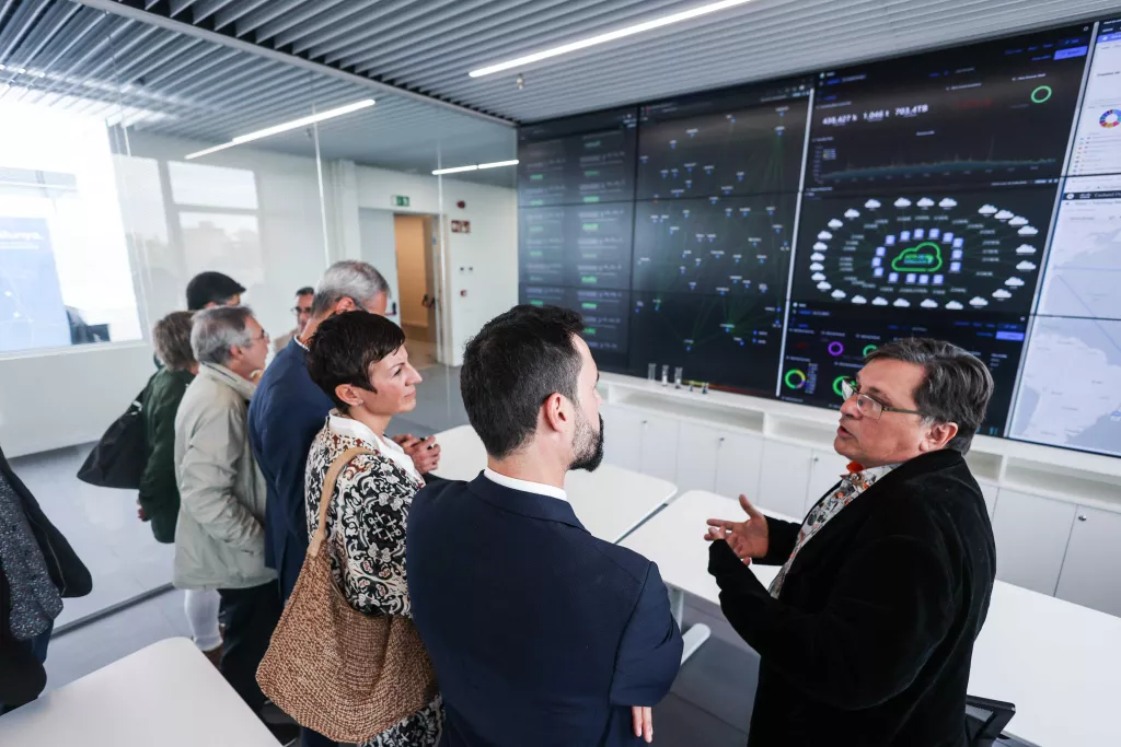 Tot a punt per posar en servei la primera estació de cables submarins de Catalunya